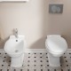 Sanitari washington di Rak Ceramics Vaso + Bidet distanziati da parete in ceramica bianco lucido